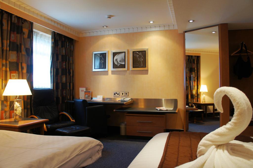 Ramada Hatfield Hatfield  Exteriör bild