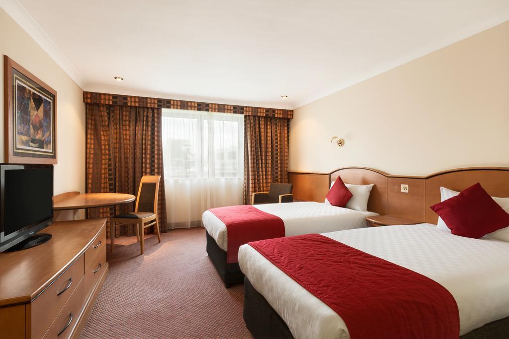 Ramada Hatfield Hatfield  Exteriör bild