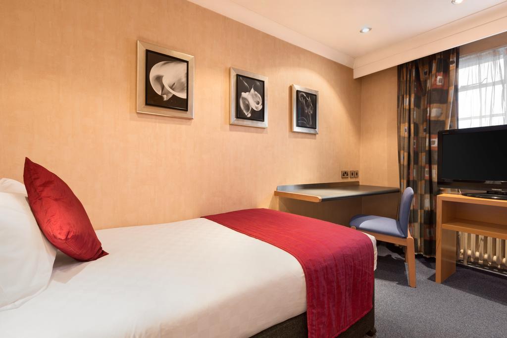 Ramada Hatfield Hatfield  Exteriör bild