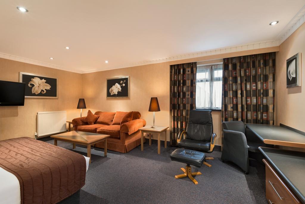 Ramada Hatfield Hatfield  Exteriör bild