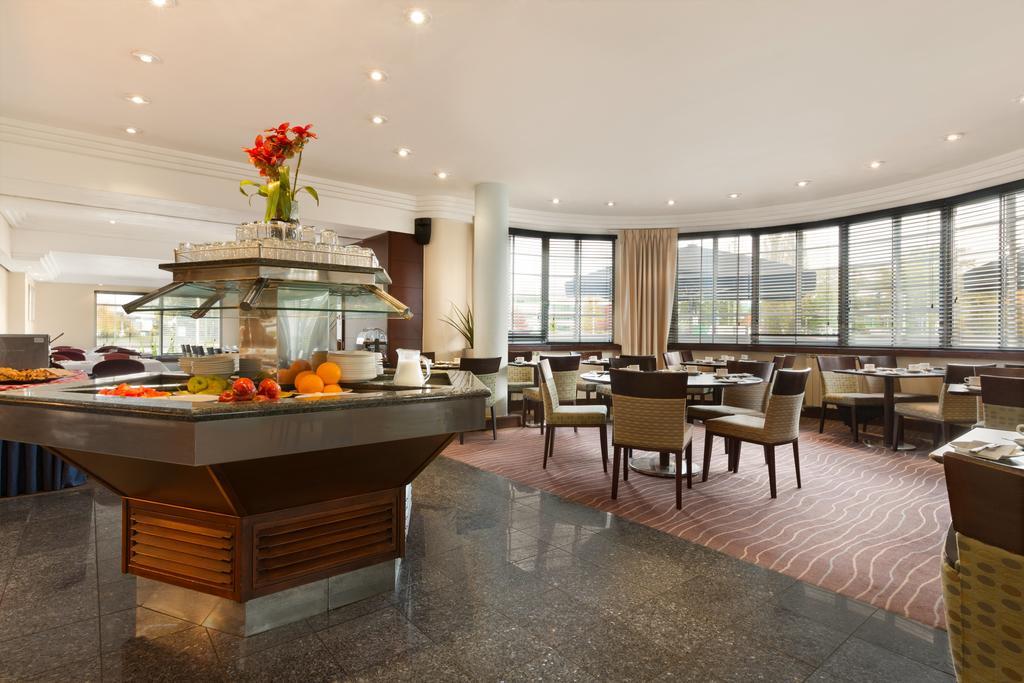 Ramada Hatfield Hatfield  Exteriör bild