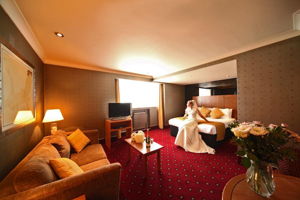 Ramada Hatfield Hatfield  Exteriör bild